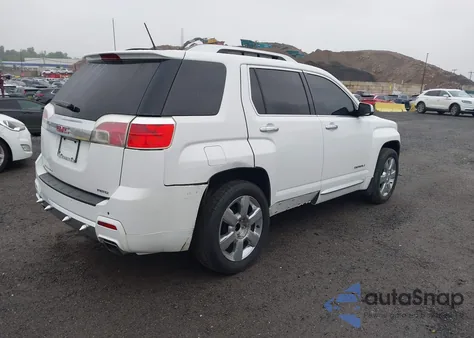 2013 GMC Terrain Denali z USA, uszkodzony, nr VIN 2GKFLZE39D6372690